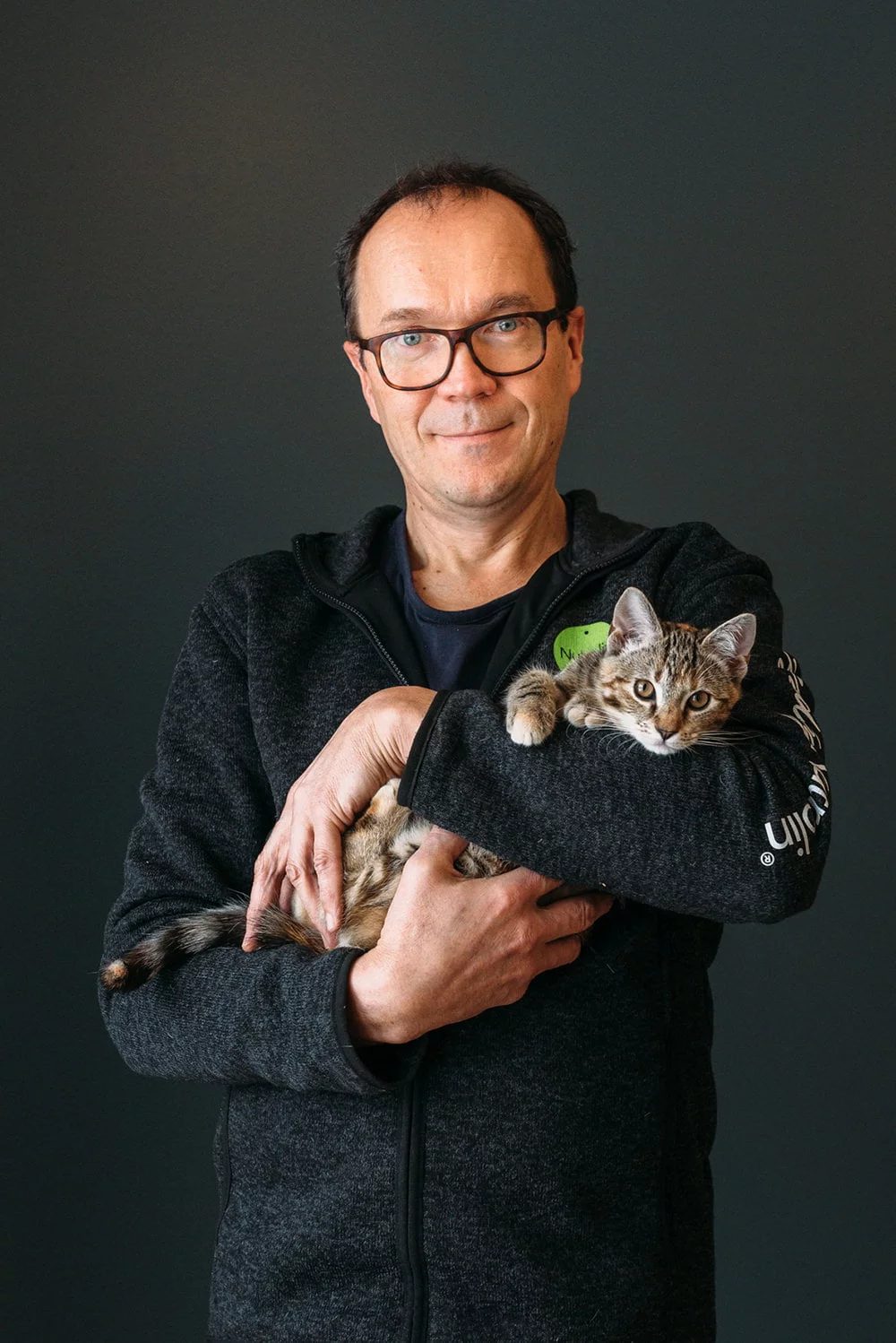 Mikko_Griinari_and_office_cat